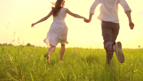 Tényleg kisebb az esélyed tartós kapcsolatra, ha online ismered meg a párod?